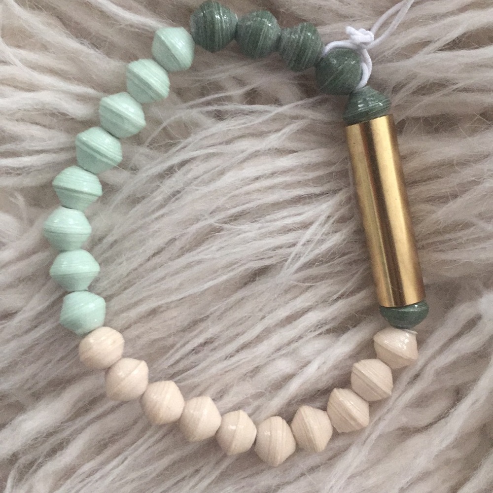 NWT beaded bracelet with gold accent